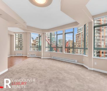 Condo in Downtown Vancouver, BC - Photo 1