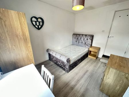 Malden Rd, Kensington. - Photo 5