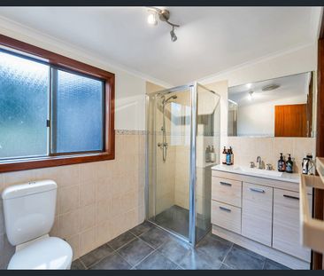 Charming Family Home - Photo 2