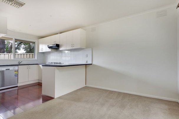 21 Vinter Avenue, Croydon - Photo 1