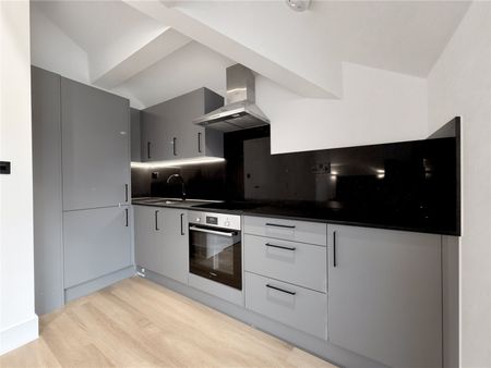 Rye Close, Fleet, Hampshire, GU51 - Photo 2