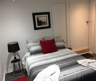 For Lease - 164 Trafalgar Road, Oakville, Ontario - Photo 2