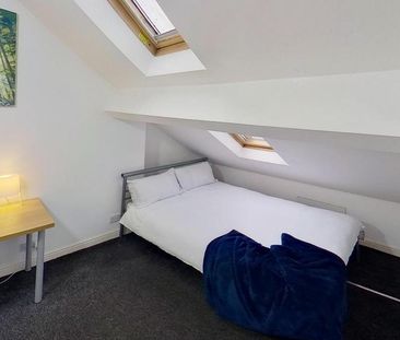 1 bedroom in a house share to rent - Photo 2