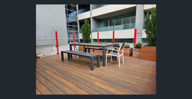 Studio apartment with excellent surrounding & furnished. Self-contained. Have your own privacy. - Photo 1