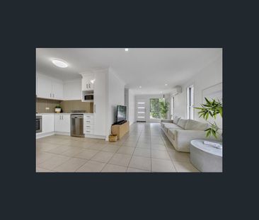 Low maintenance, corner unit - Photo 2