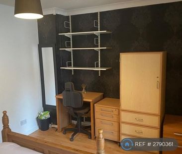 1 bedroom in a house share to rent - Photo 4