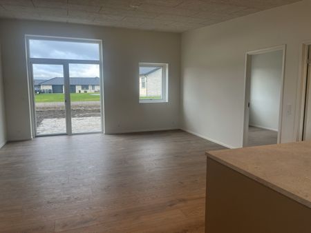 Moderne rækkehus til leje i Mejrup - Photo 2