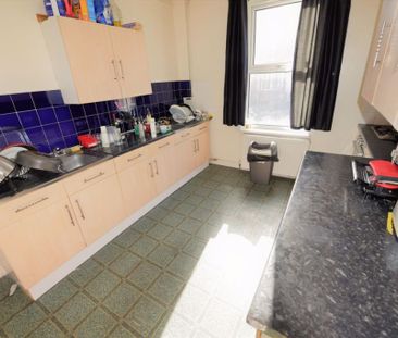 1 bedroom House Share in Knowle Road (HS), Leeds - Photo 2