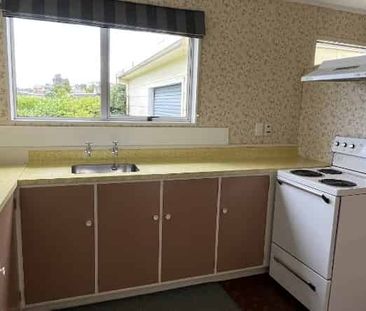 Spacious 3 bedroom in Acacia Bay - Photo 3