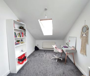 4 bedroom flat to rent - Photo 4