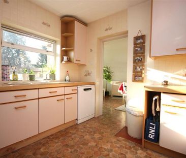 2 bedroom detached bungalow to rent - Photo 4