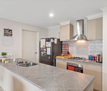 52 Hammersmith Circuit Traralgon VIC - Photo 6