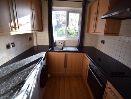 2 bedroom terraced house to rent - Photo 2