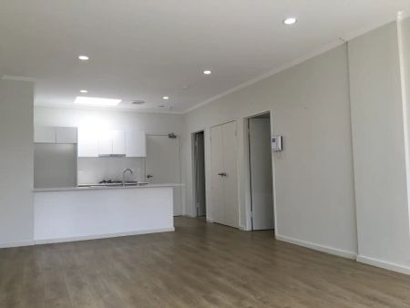“Modern 1 bedroom apartment in Bankstown for lease.” - Photo 3