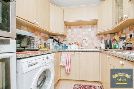 Orchard Gardens, Ipswich Road - Photo 3