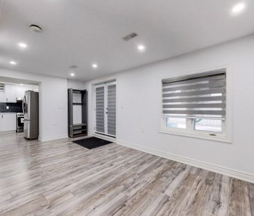 For Lease - 280 Miller Park Avenue, Bradford West Gwillimbury, Ontario - Photo 4