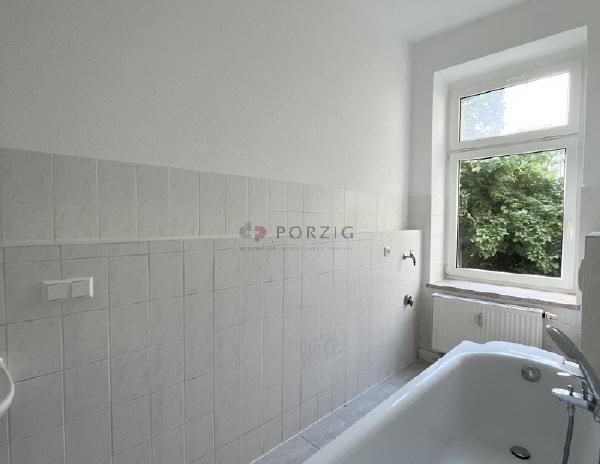 Licht. Raum. Zuhause. Frisch renovierte 2-Raum-Wohnung in Altendorf - Photo 1