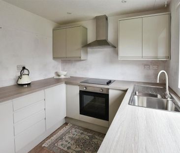 2 bedroom link detached house to rent - Photo 1