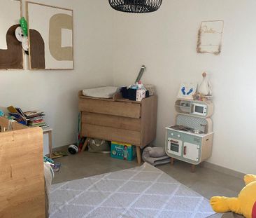 Location Appartement 3 pièces 74m² GUILHERAND GRANGES 07500 - Photo 5