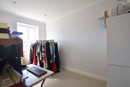 2 Bed Semi-Detached House, Corbridge Drive, LU2 - Photo 4