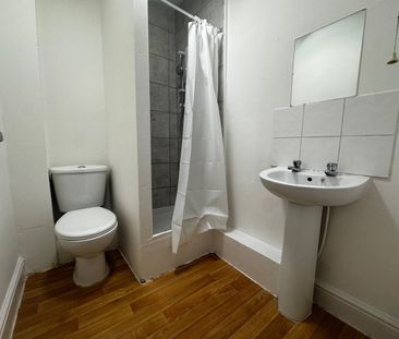 Studio Flat, Graham Road, SO14 - Photo 1