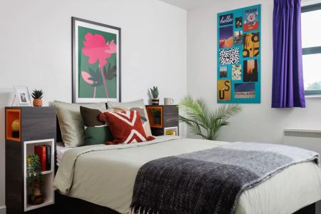 Extra Large Standard Double Ensuite - Photo 5