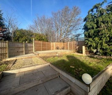 4 bedroom semi-detached house to rent - Photo 6