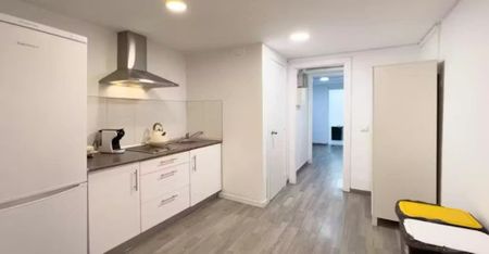 Carrer de Ferran, Barcelona, Catalonia 08002 - Photo 2