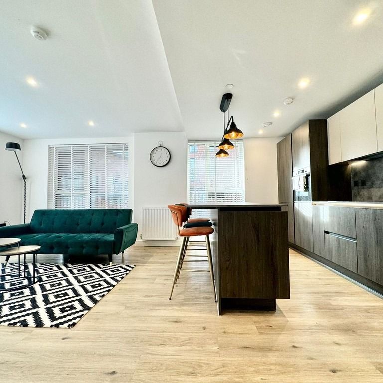 Snow Hill Wharf, Shadwell Street - Photo 1