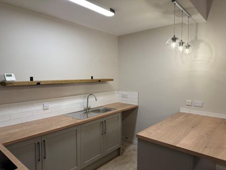 1 bedroom Flat To Let Total Size: 743 SQ FT - Photo 2