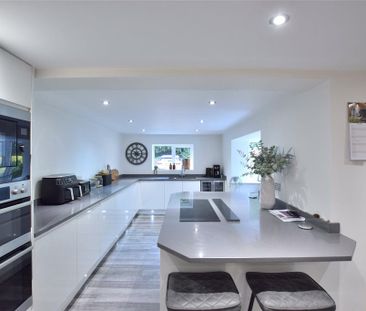 4 bedroom detached house to rent - Photo 4