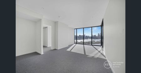 Luxury Voyager Living in Prestigious Yarras Edge - Photo 2