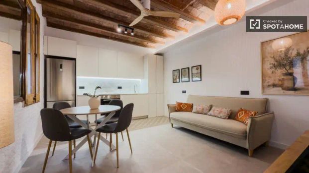 Piso de alquiler en La Barceloneta - Foto 1