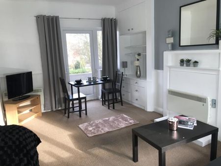 Studio to rent - Photo 3