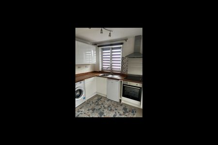 Room in a Shared House, Warren Crescent, SO16 - Photo 2