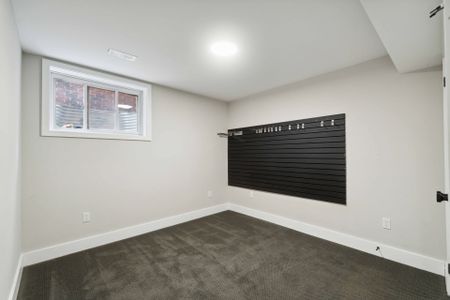 For Lease - 210 S Pelham Road, Welland, Ontario - Photo 3