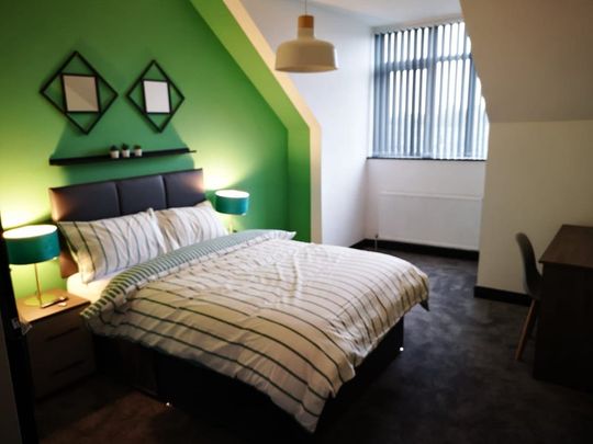 8 Lovely En-suite Double Rooms - Photo 1