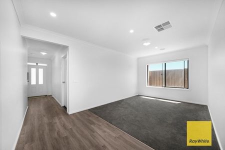 Elegant 4-Bedroom Home Designed for Comfort and Convenience - Photo 2