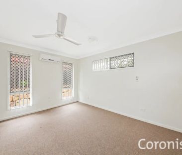 “Spacious Family Home, Available Mid November” - Photo 3