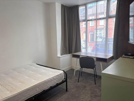 6 bedroom terraced house to rent - Photo 5