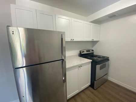 Three Bedroom Apartment - Photo 5