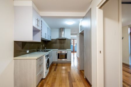 1/30 Ormond Road, Ascot Vale VIC 3032 - Photo 5