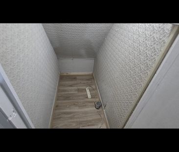 2 Bed Terraced House, Caulfield Road, E6 - Photo 5