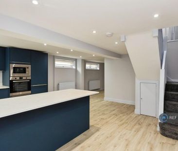 3 bedroom detached house to rent - Photo 3