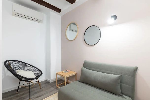 Apartamento de alquiler en Sant Francesc - Photo 1