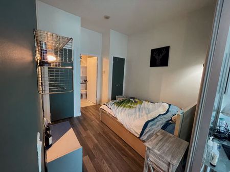 For Lease - 111 Elizabeth Street Unit# 1827, Toronto, Ontario - Photo 3