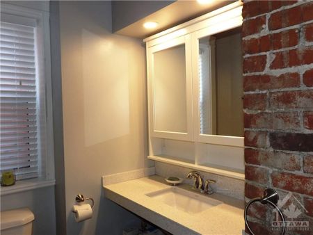 For Lease - 381 Cooper Street Unit# 2, Ottawa Centre, Ontario - Photo 2