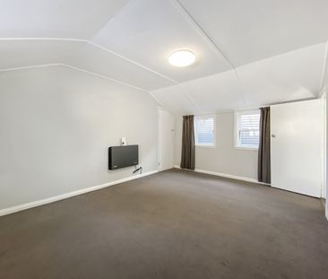 Welcome to 134a Riddiford Street. - Photo 4