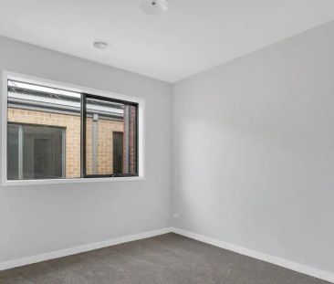 “!!Spacious Family Home In A Beautiful Location!!” - Photo 4