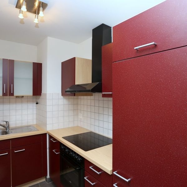 Bel appart au 1er étage d'un petit immeuble rénové non meublé. - Photo 1